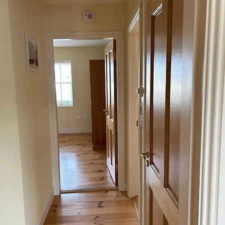 Number 1 Bank House *