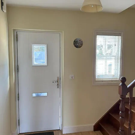 Number 1 Bank House *