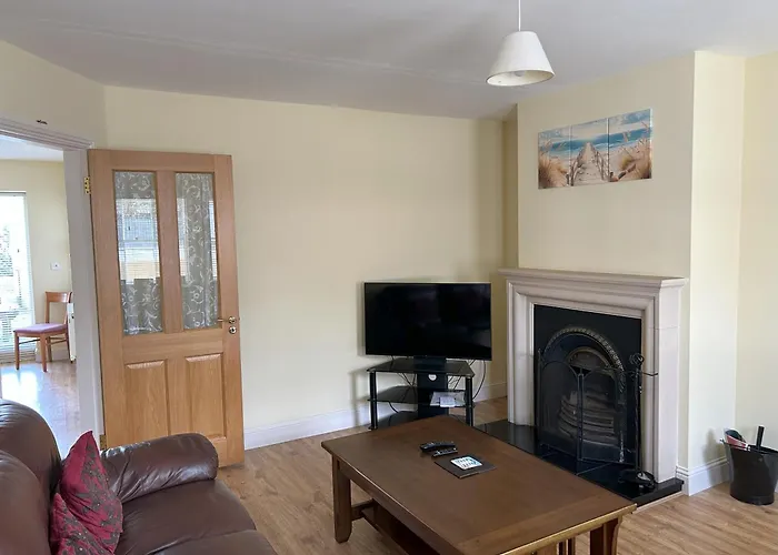 Number 1 Bank House *